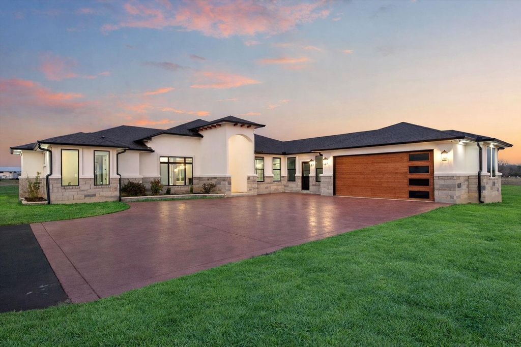 178 Balch RD, Elgin, TX 78621