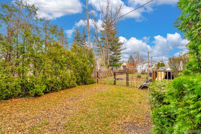 2215 Hancock Street, Port Huron, MI 48060