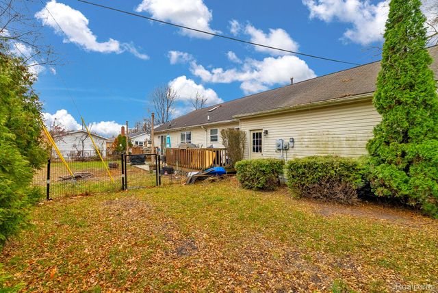 2215 Hancock Street, Port Huron, MI 48060