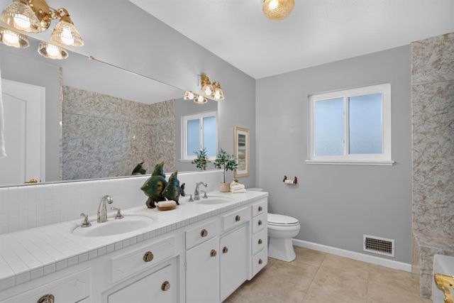 4831 Finlandia Way, Carmichael, CA 95608