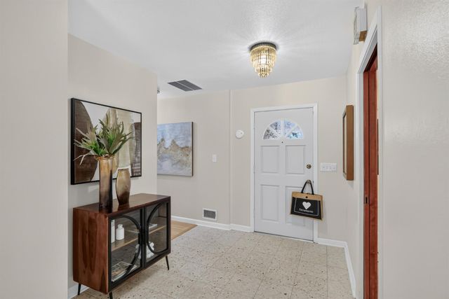 4831 Finlandia Way, Carmichael, CA 95608