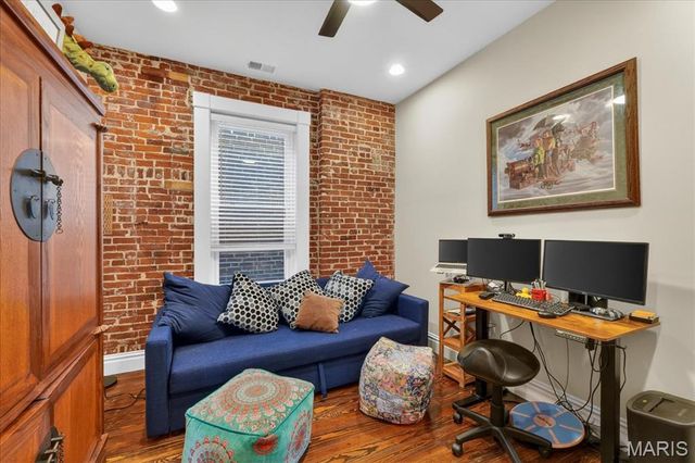 2026 Allen Avenue, St Louis, MO 63104