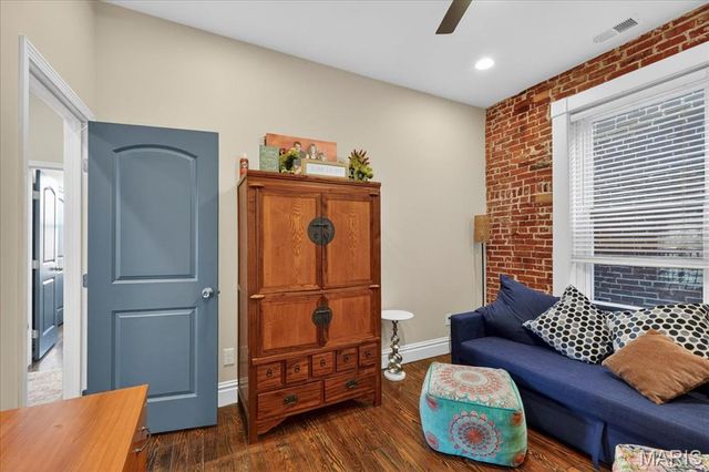 2026 Allen Avenue, St Louis, MO 63104