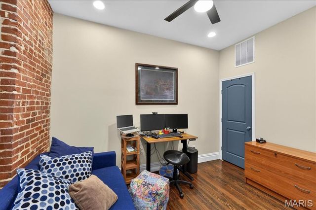 2026 Allen Avenue, St Louis, MO 63104