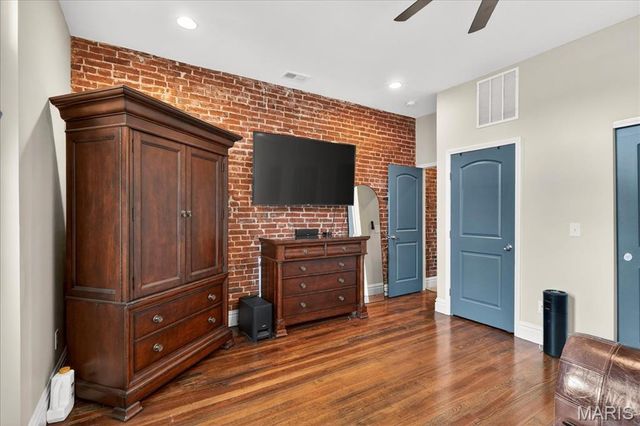 2026 Allen Avenue, St Louis, MO 63104