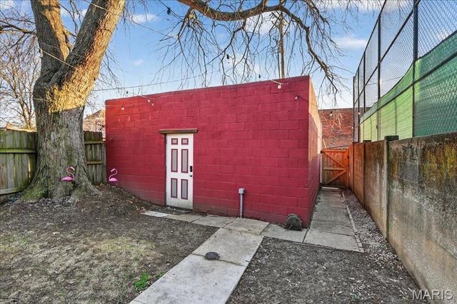 2026 Allen Avenue, St Louis, MO 63104