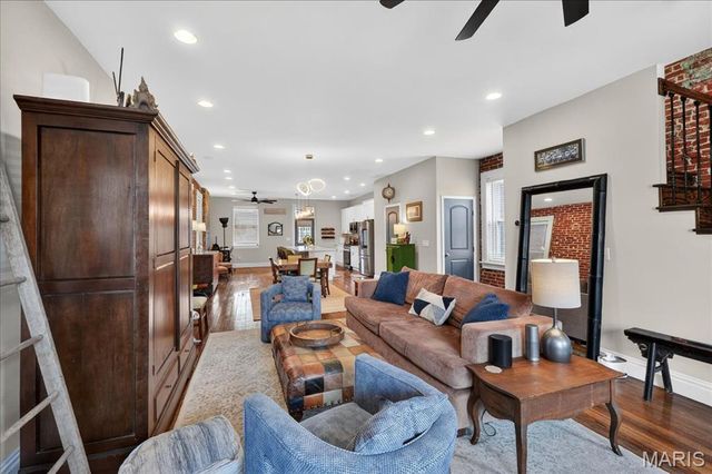 2026 Allen Avenue, St Louis, MO 63104