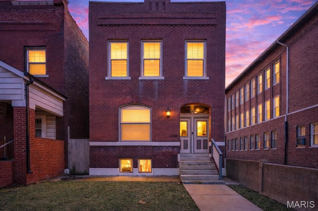 2026 Allen Avenue, St Louis, MO 63104