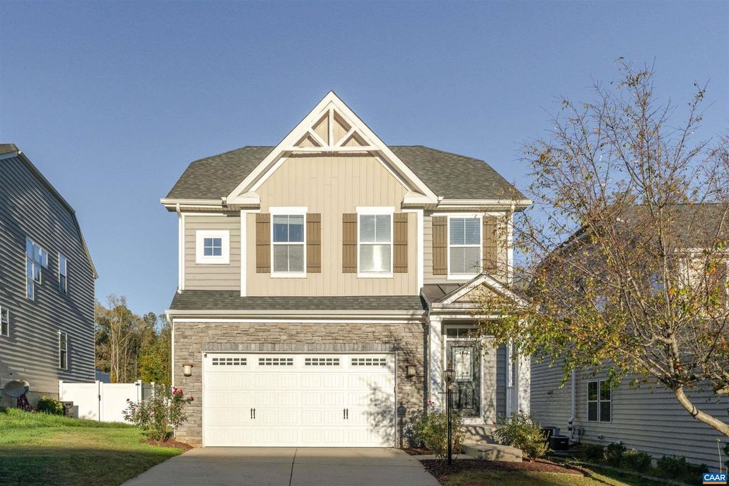 4517 BRIARWOOD DR, Charlottesville, VA 22911