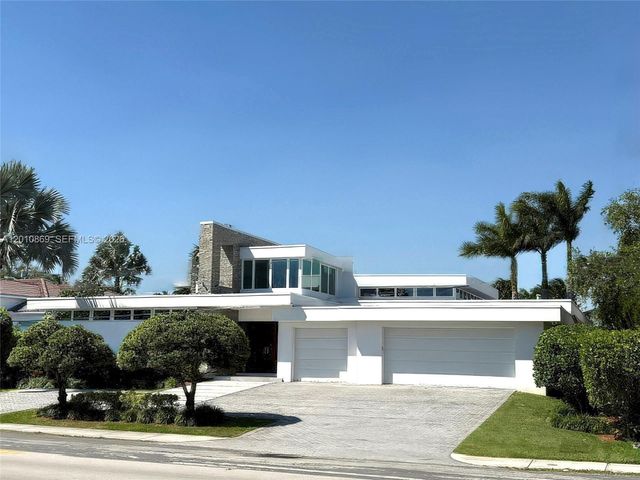 907 Diplomat Pkwy, Hallandale Beach, FL 33009