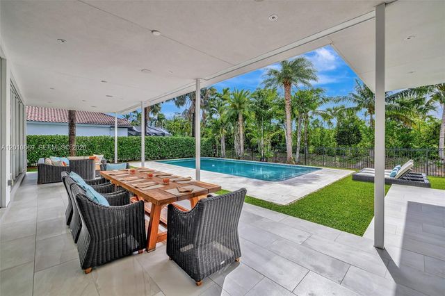 907 Diplomat Pkwy, Hallandale Beach, FL 33009