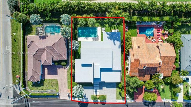 907 Diplomat Pkwy, Hallandale Beach, FL 33009