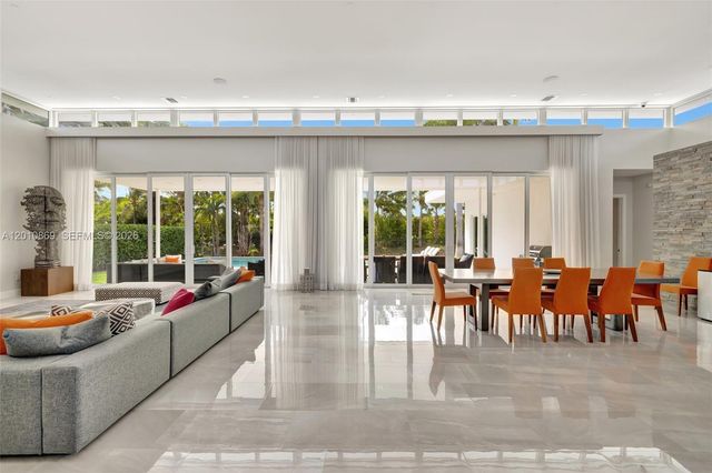 907 Diplomat Pkwy, Hallandale Beach, FL 33009