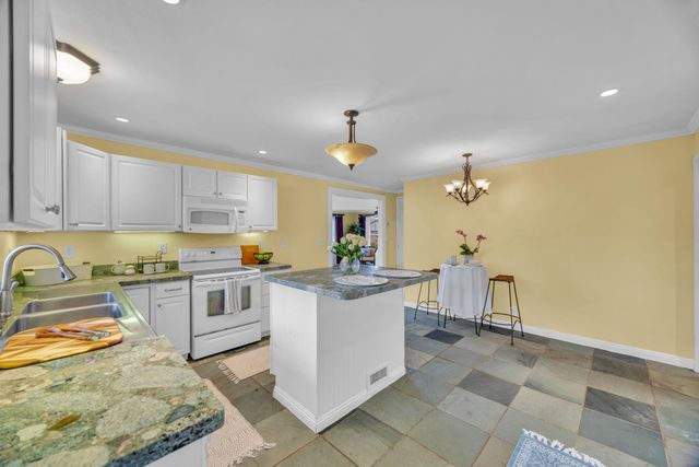 1123 Kehau Pl, Makawao, HI 96768