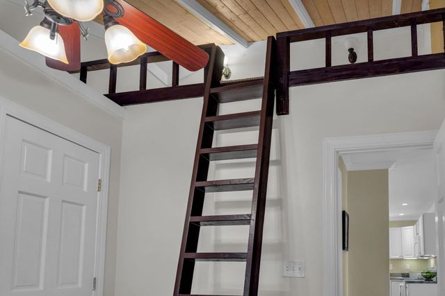 1123 Kehau Pl, Makawao, HI 96768