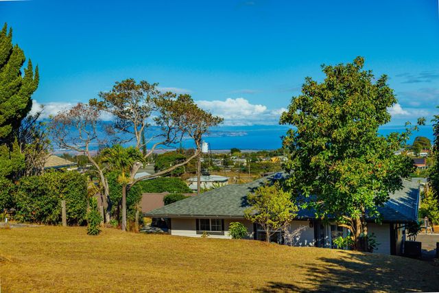 1123 Kehau Pl, Makawao, HI 96768