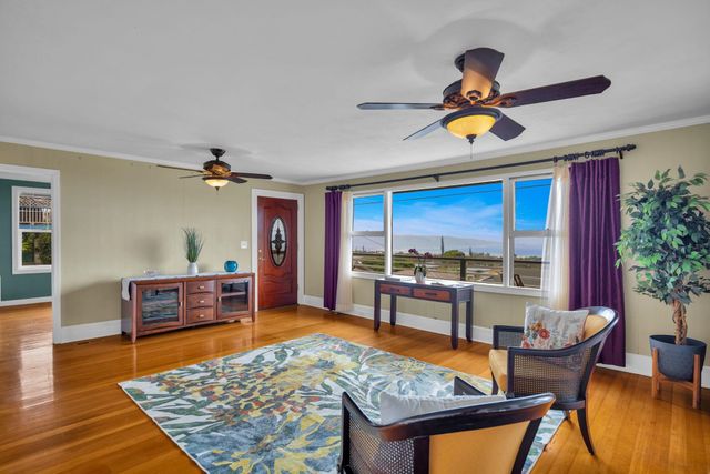 1123 Kehau Pl, Makawao, HI 96768