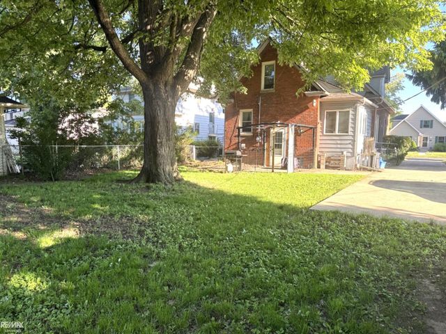 98 Gallup Street, Mt Clemens, MI 48043