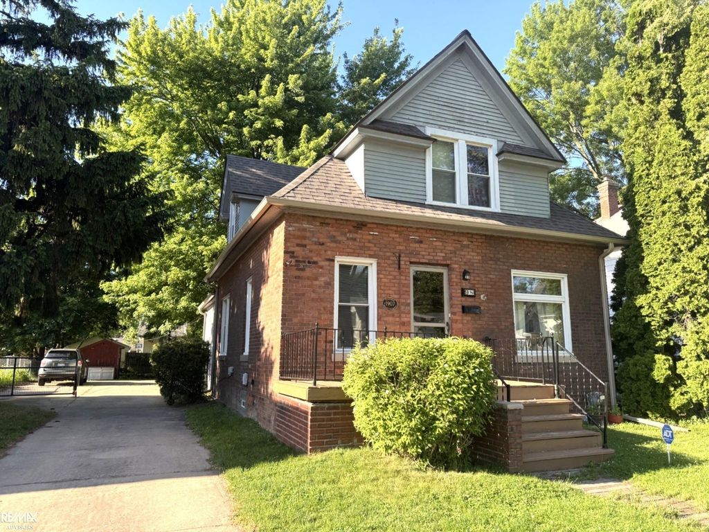 98 Gallup Street, Mt Clemens, MI 48043