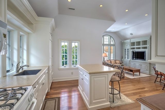 156 Overleigh Rd, Bernardsville Boro, NJ 07924