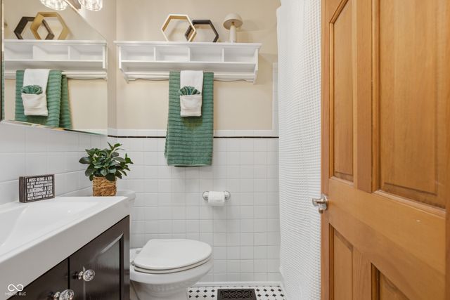 2515 E 99th Street, Carmel, IN 46280