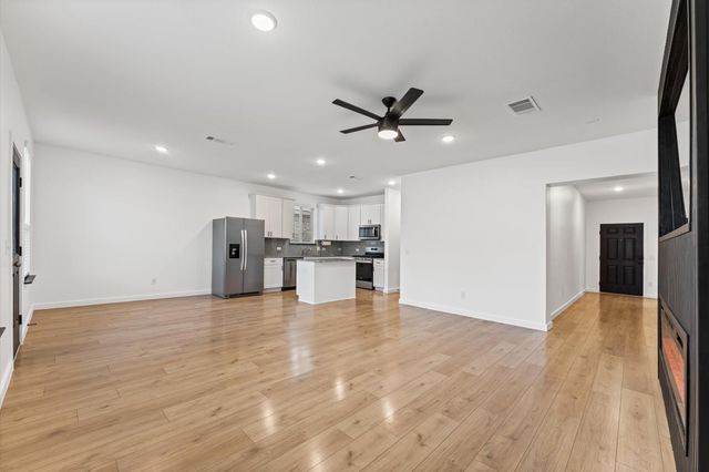 305 Paso Fino Drive, Alvin, TX 77511