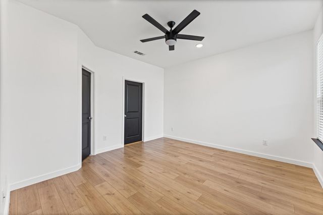 305 Paso Fino Drive, Alvin, TX 77511