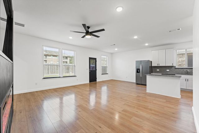 305 Paso Fino Drive, Alvin, TX 77511