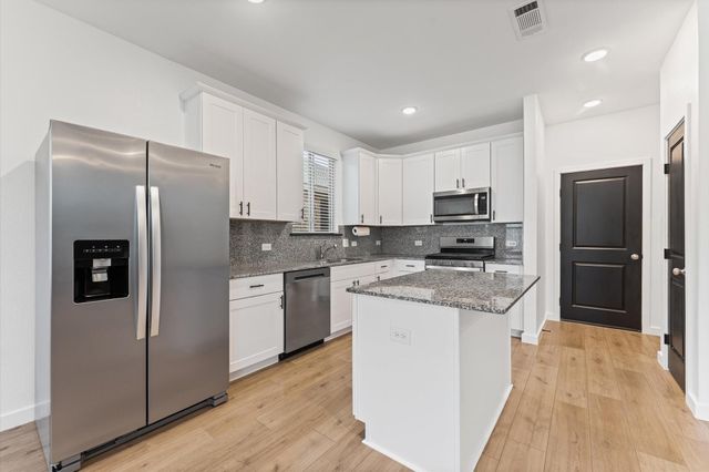 305 Paso Fino Drive, Alvin, TX 77511