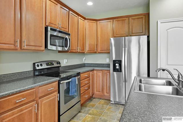 17125 Colony Drive, Omaha, NE 68136