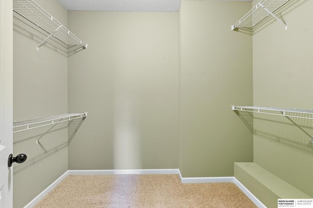 17125 Colony Drive, Omaha, NE 68136