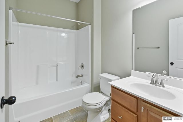 17125 Colony Drive, Omaha, NE 68136