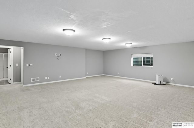 17125 Colony Drive, Omaha, NE 68136