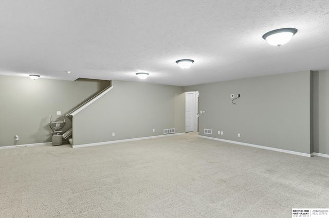 17125 Colony Drive, Omaha, NE 68136