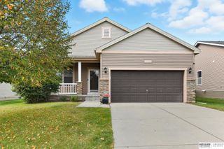 17125 Colony Drive, Omaha, NE 68136