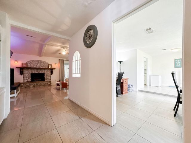 10922 Fm 1764 Road, Galveston, TX 77510