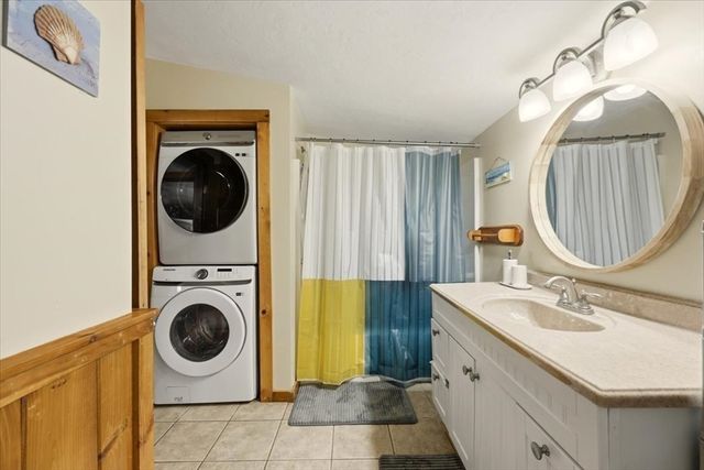 1 Campbell Court, Taunton, MA 02718