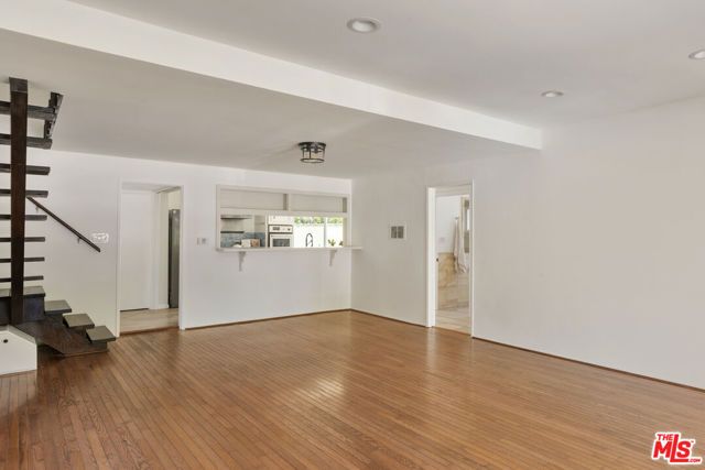 1561 Carmona Avenue, Los Angeles, CA 90019