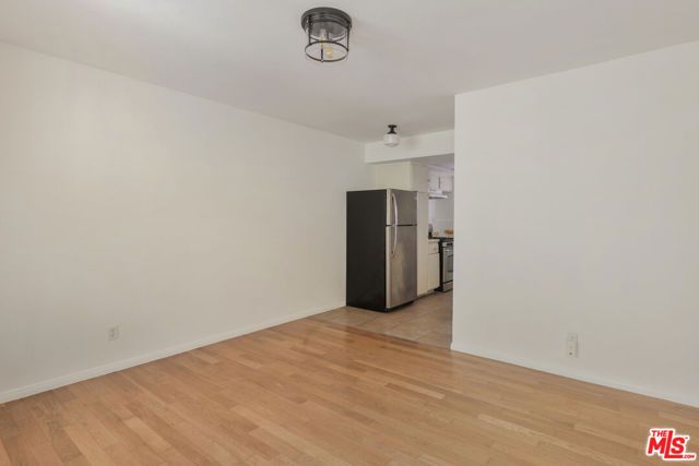 1561 Carmona Avenue, Los Angeles, CA 90019