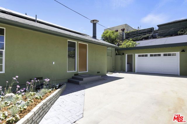 1561 Carmona Avenue, Los Angeles, CA 90019