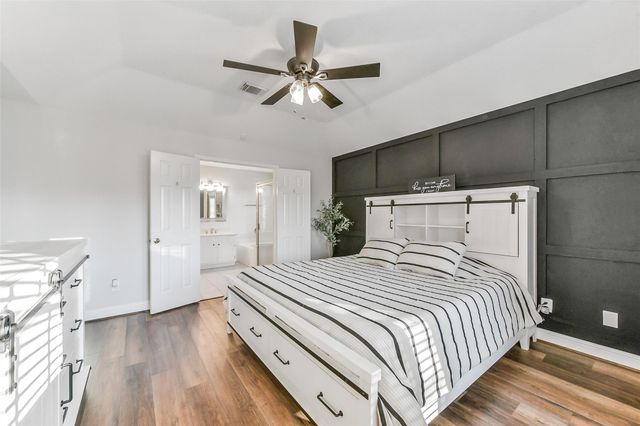 4010 Spring Branch Drive W, Pearland, TX 77584