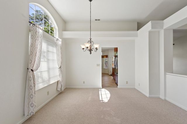 126 Burrill Dr, Folsom, CA 95630