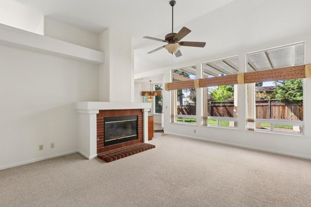 126 Burrill Dr, Folsom, CA 95630