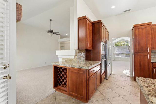 126 Burrill Dr, Folsom, CA 95630
