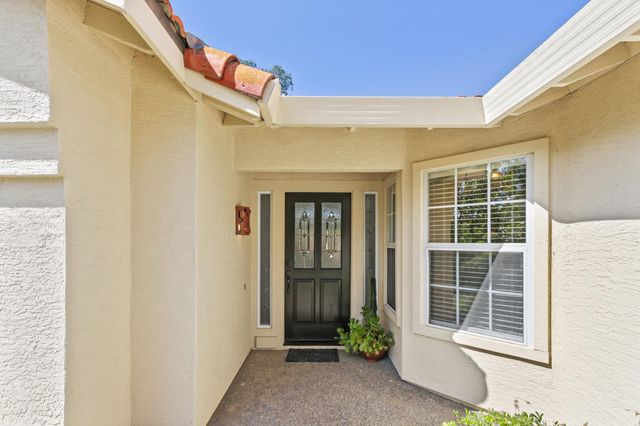 126 Burrill Dr, Folsom, CA 95630