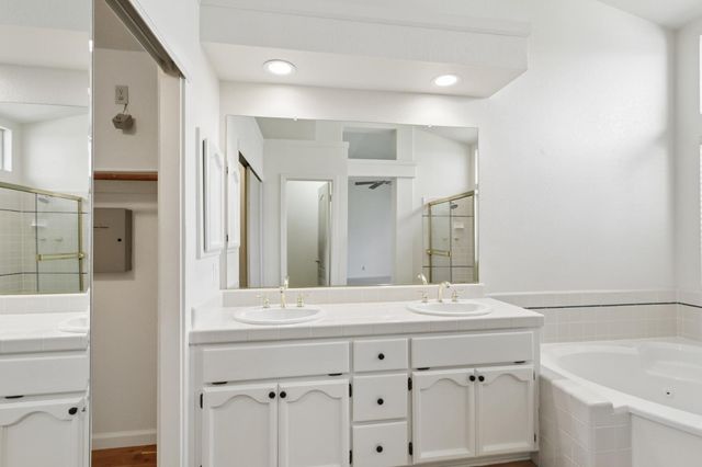 126 Burrill Dr, Folsom, CA 95630