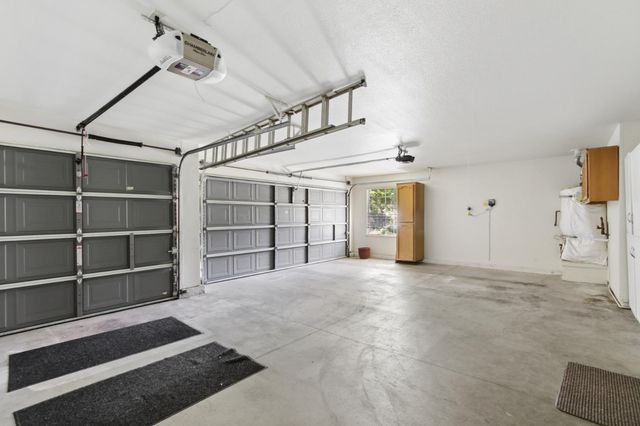 126 Burrill Dr, Folsom, CA 95630