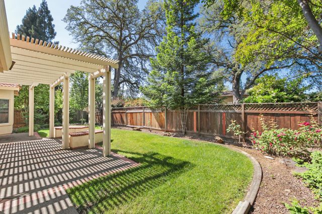 126 Burrill Dr, Folsom, CA 95630
