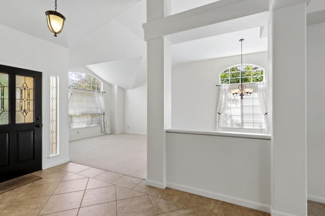 126 Burrill Dr, Folsom, CA 95630
