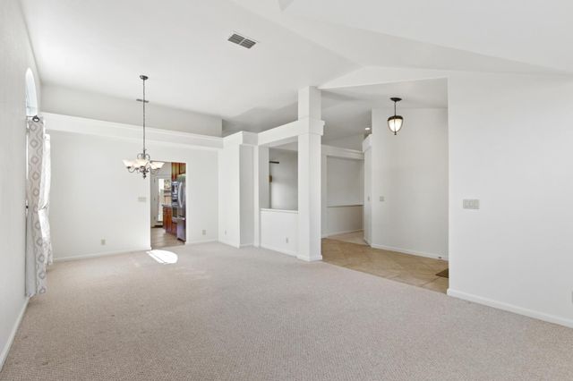 126 Burrill Dr, Folsom, CA 95630